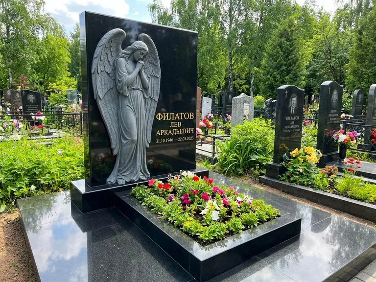 Памятник с барельефом — выполненная работа 31 в Нижнем Новгороде