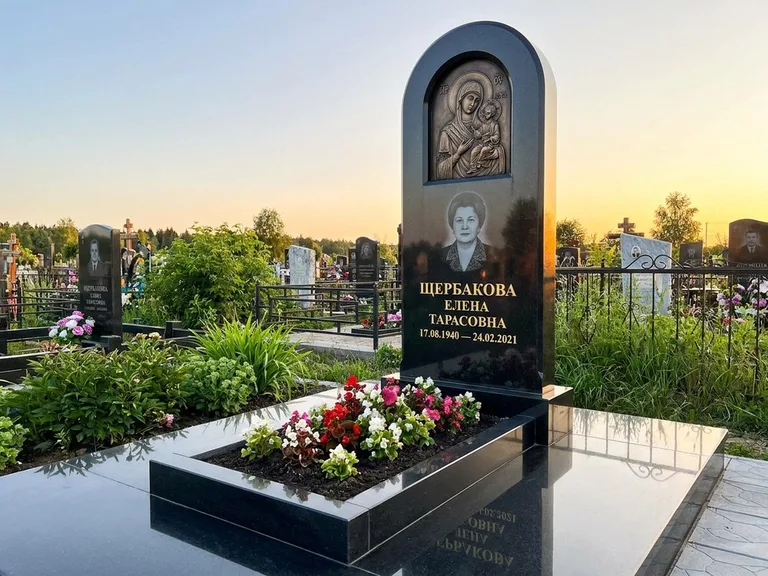 Памятник с барельефом — выполненная работа 35 в Нижнем Новгороде