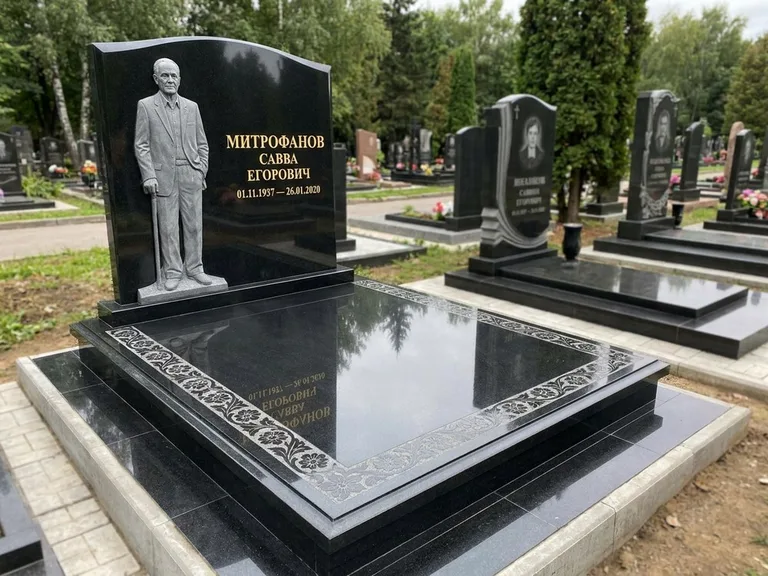 Памятник с барельефом — выполненная работа 48 в Нижнем Новгороде