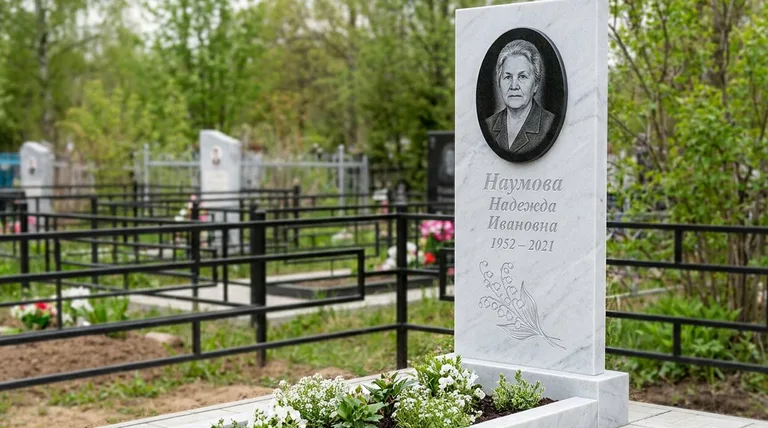 Памятник с гравировкой ландышей — выполненная работа «Наумова» в Нижнем Новгороде