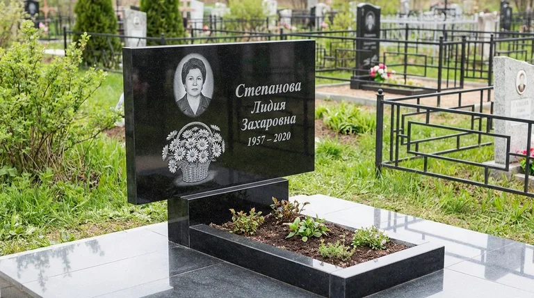 Памятник с гравировкой ромашек — выполненная работа «Степанова» в Нижнем Новгороде