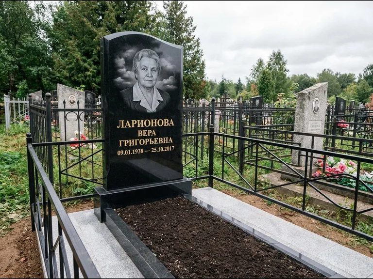 Гравировка портрета на чёрном граните — выполненная работа 16 в Нижнем Новгороде