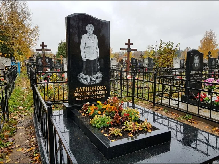 Гравировка портрета на чёрном граните — выполненная работа 4 в Нижнем Новгороде