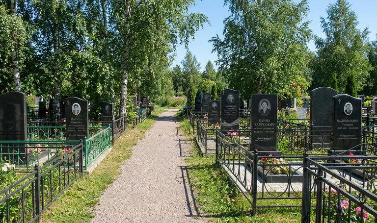 Памятники и реставрация на Новодевичьем кладбище в Москве