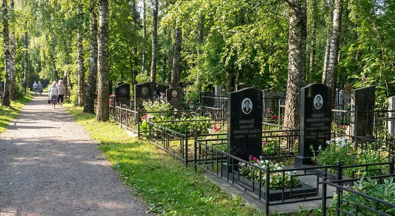 Степное кладбище в Оренбурга