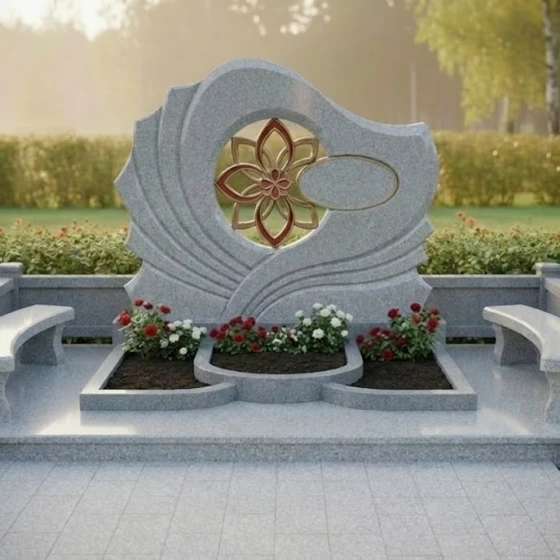 Гранитный памятник с волнами и круглым отверстием, гранит Мансуровский