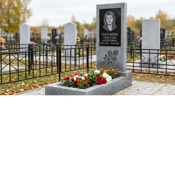 Памятник с тремя розами из мансуровского гранита с портретом