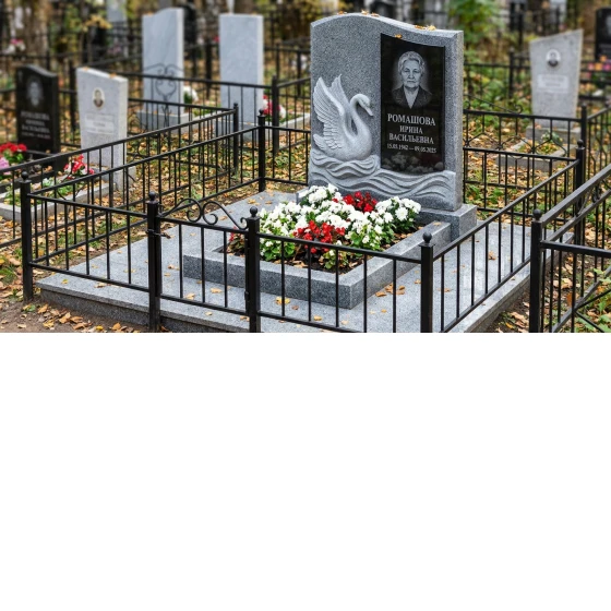 Памятник с лебедем и волнами из мансуровского гранита