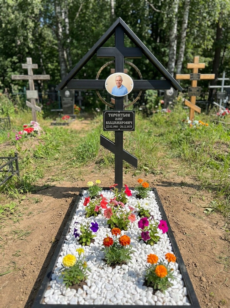 Портрет на памятнике в Нижнем Новгороде — Крупный овал на кресте, портрет по грудь